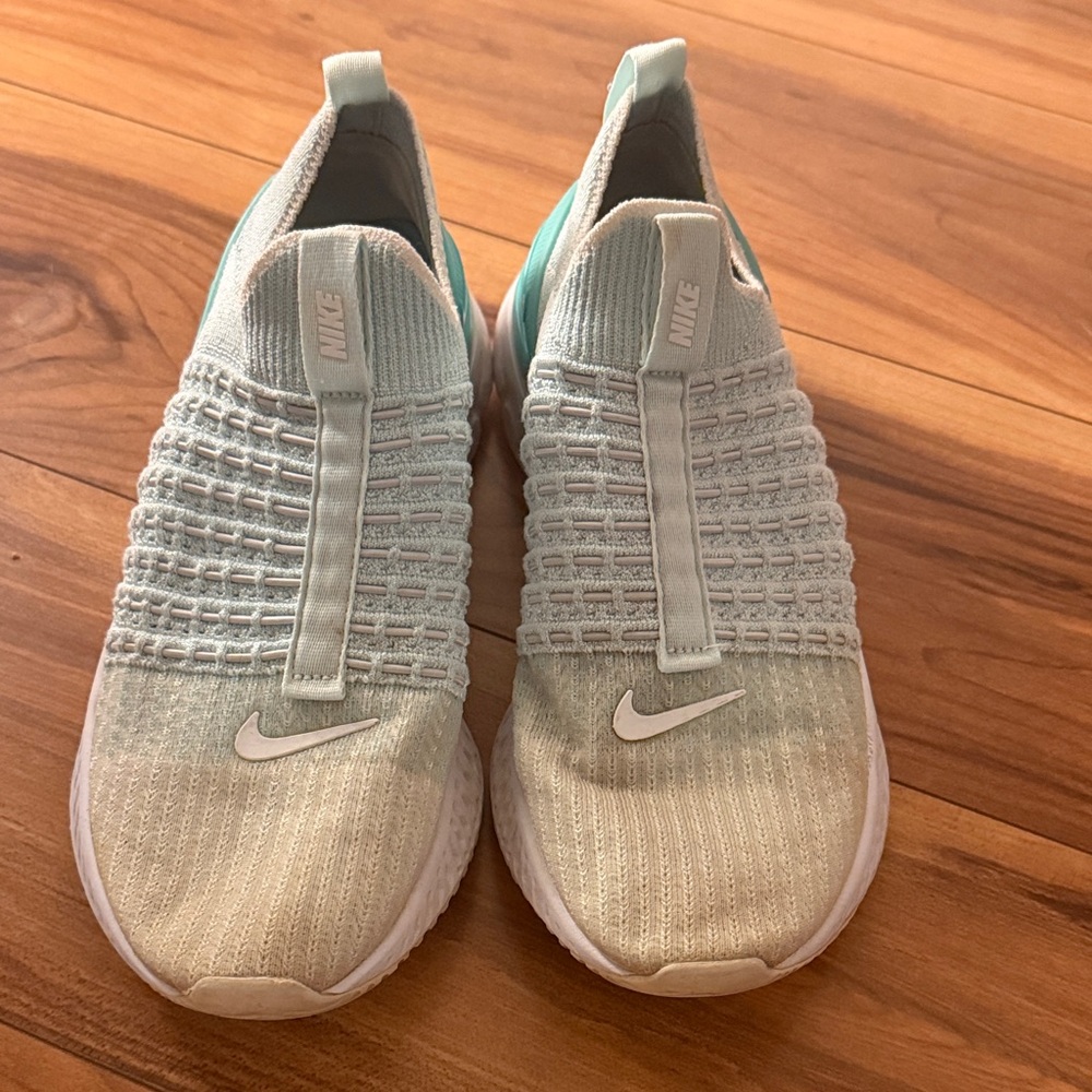 Nike Phantom- Slip-On Knit Sneakers